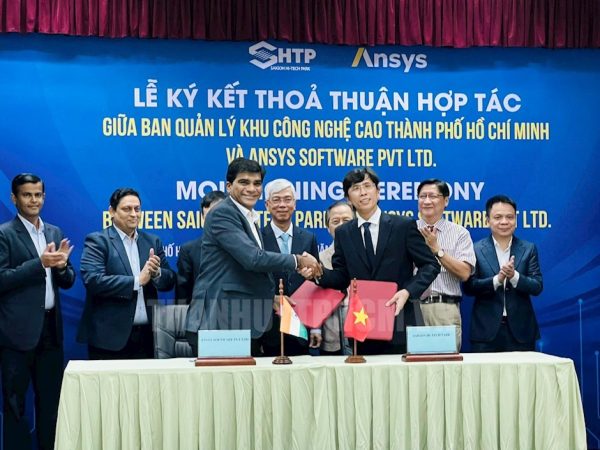 Lãnh đạo ANSYS và Ban quản lý Khu Công nghệ cao TPHCM tham quan Trung tâm điện tử và vi mạch bán dẫn (ESC)