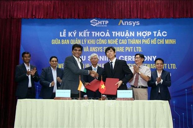 At the signing ceremony of the cooperation pact between the Saigon Hi-Tech Park and Ansys, Inc. (Photo: VNA)