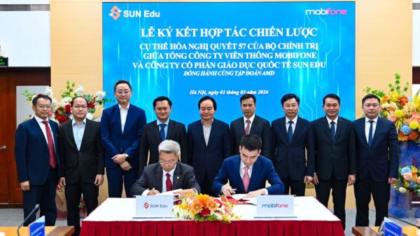 Lễ ký kết Biên bản ghi nhớ hợp tác chiến lược giữa Tổng công ty Viễn thông MobiFone và Công ty Cổ phần Giáo dục quốc tế Sun Edu.